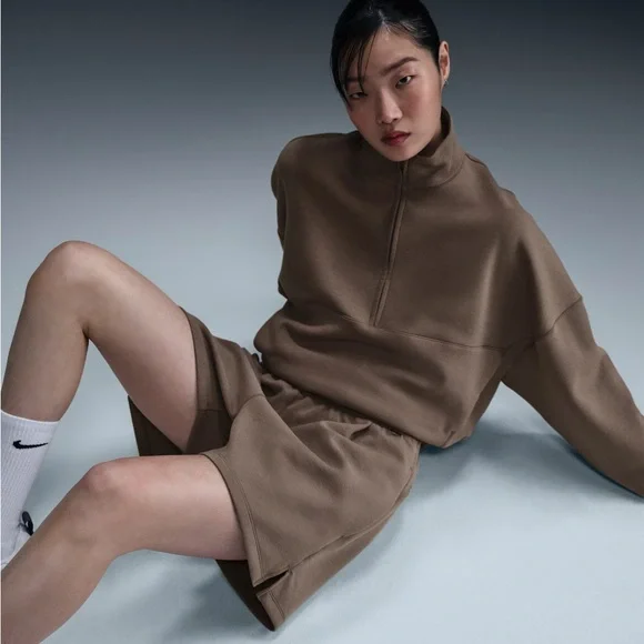 NWT Nike 24.7 ImpossiblySoft Shorts - Picture 2 of 4